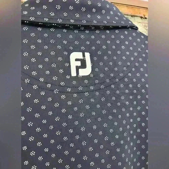 FootJoy Navy All Over Polka Dot Pattern Men's Shirt Size M - Picture 6 of 6